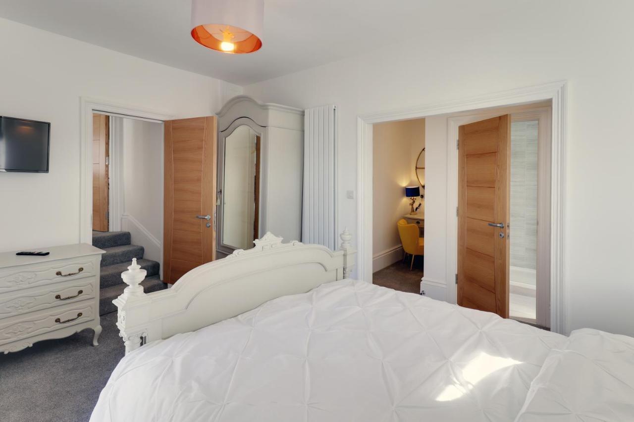 Master Accommodation Suite 2 Sea View With Balcony Hastings Extérieur photo